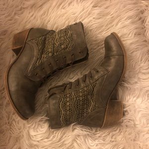Roxy Ankle Boots